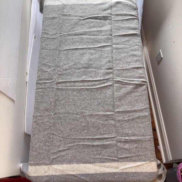 NEW NWT Alicia Adams Alpaca - Alpaca & Wool Blend Blanket Throw Wrap Scarf Grey - Picture 8 of 10